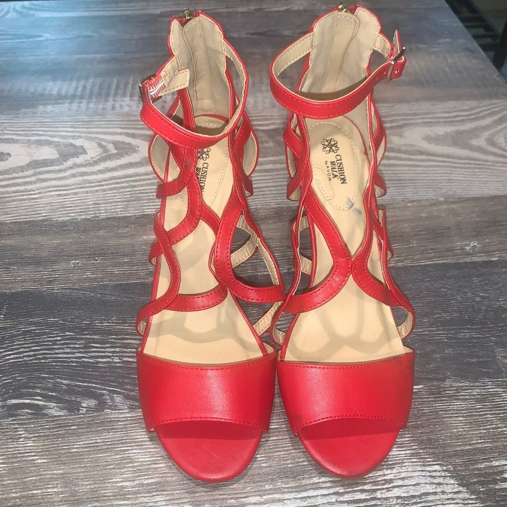 Womens size 9 red heels